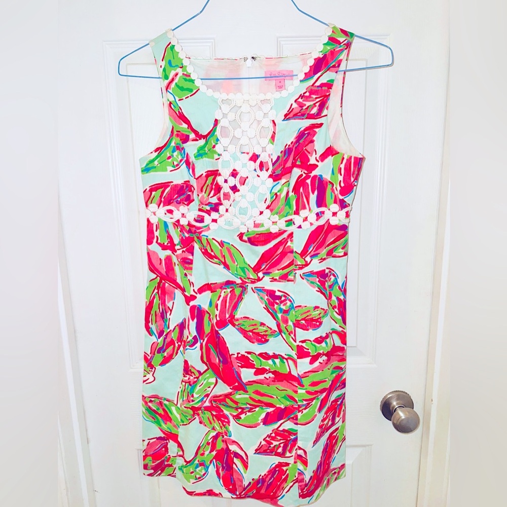 Lilly Pulitzer tropical dress size 4  perfect for Summer